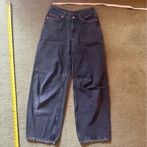 Women’s Weekday Oblique v shaped low waist barrel leg jeans